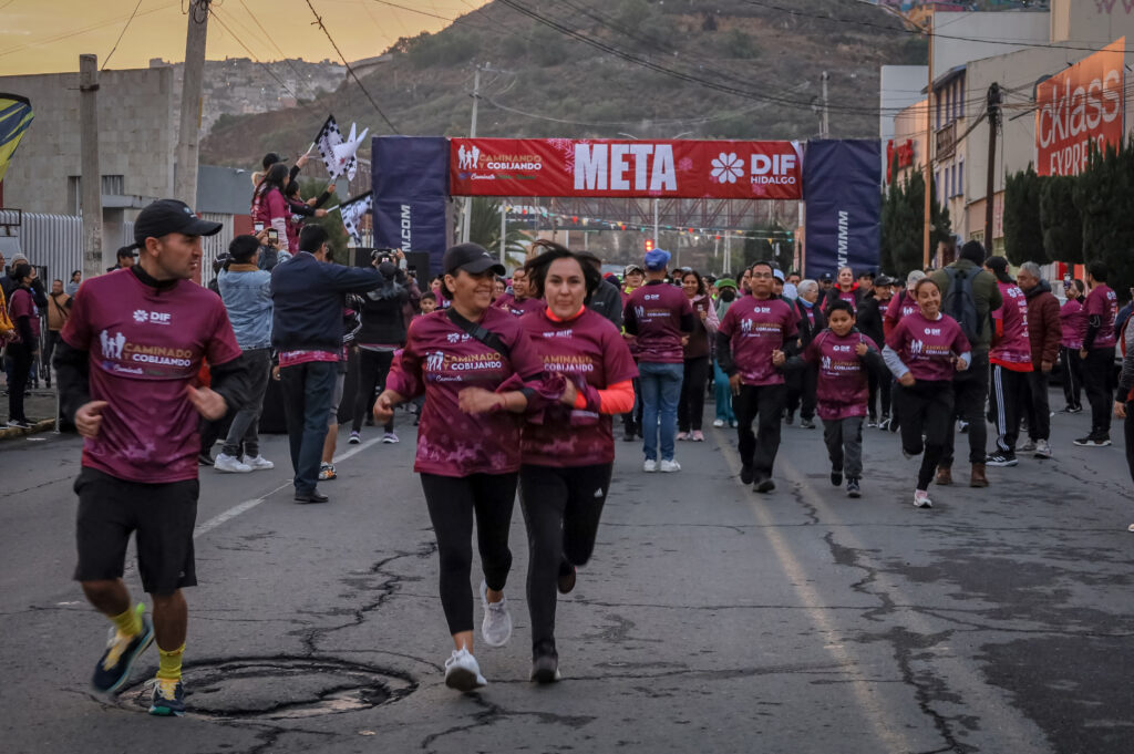 03_DICIEMBRE_2023_DIFH_CARRERA CAMINANDO Y COBIJANDO-37