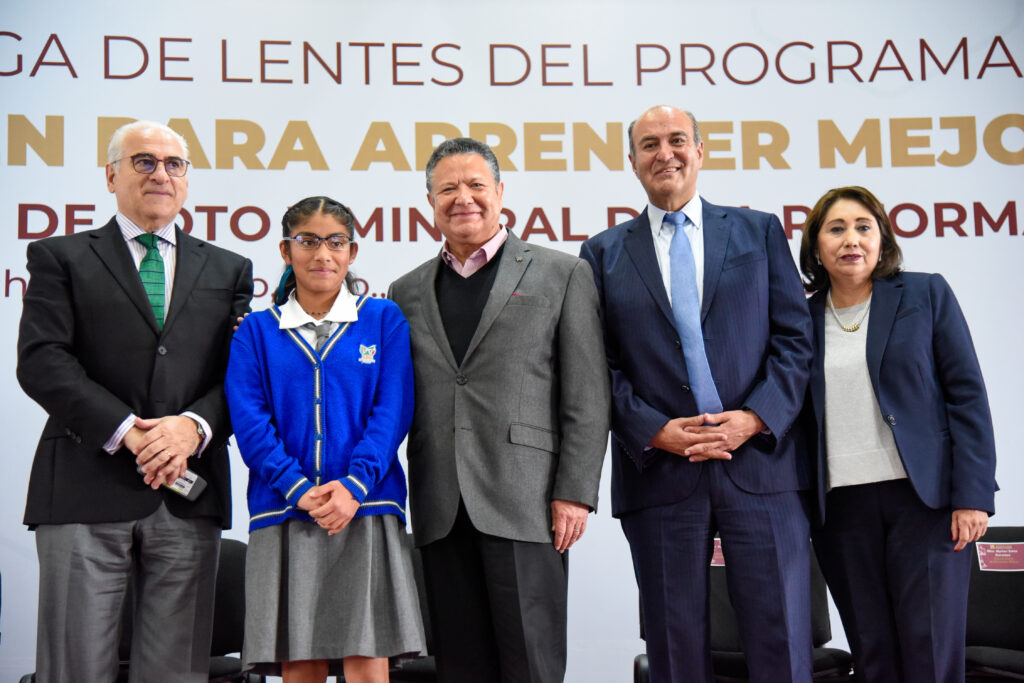 04_Diciembre_2023_Gobernador_Entrega de Lentes del Programa Ver Bien Para Aprender Mejor -19