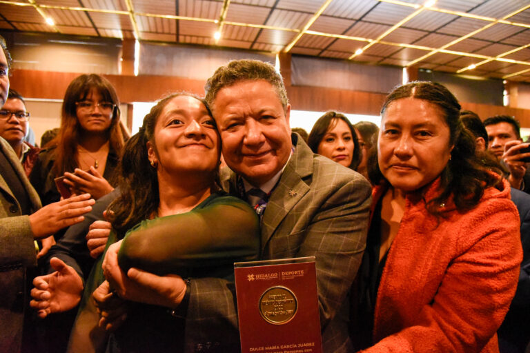 12_Diciembre_2023_Gobernador_Premio al Mérito Deportivo _LG-06