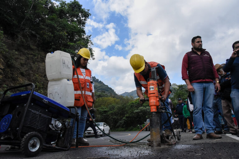 19_Diciembre_2023_Gobernador_Supervisión de obra _Calnali_LG-18