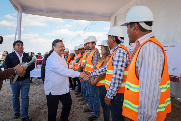 23_ENERO_2024_GOBERNADOR_Rutas de la transformación_reconstrucción carretera San José Atlán_HUICHAPAN-25