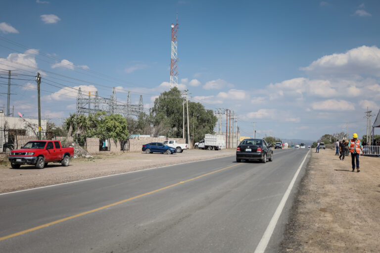 23_ENERO_2024_GOBERNADOR_Rutas de la transformación_reconstrucción carretera San José Atlán_HUICHAPAN-33