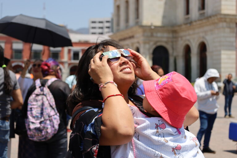 08_abril_2024_Eclipse Solar_Plaza Juárez 015