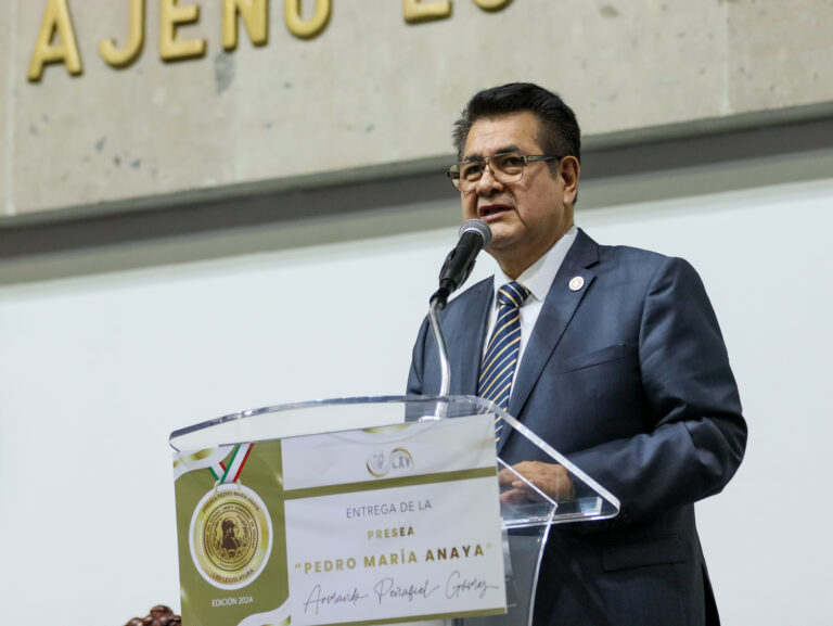 10_Junio_2024_SEGOBH_Entrega medalla Pedro María Anaya a ArmandoPeñafiel Gomez_LG-07