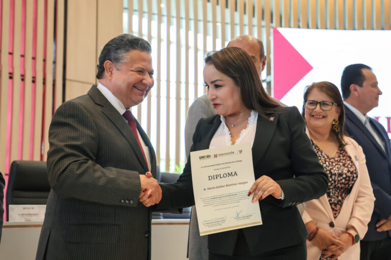 26_Julio_2024_Gobernador_Entrega de Diplomas Academia de la Transfotmación-18