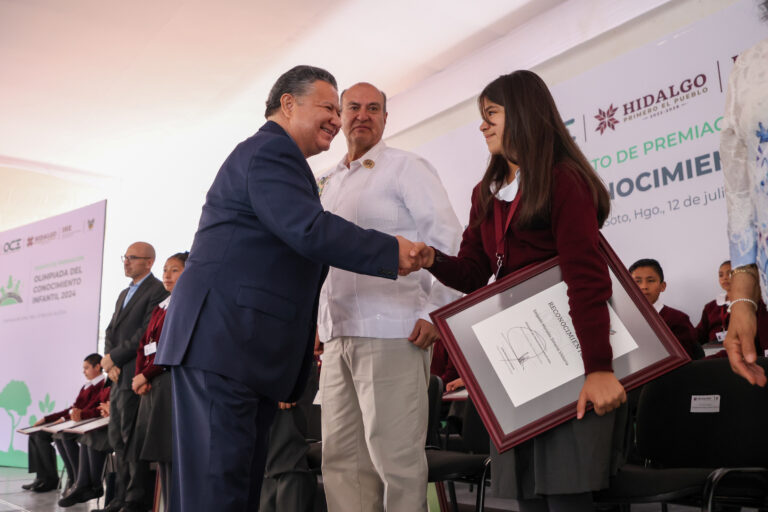 Copia de 12_Jul_2024_Gobernador_Premiación Olimpiada del Conocimiento -26