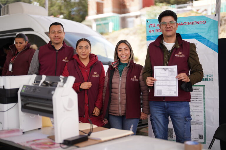 31_Julio_Gobernador_Entrega de Actas de Nacimiento_1