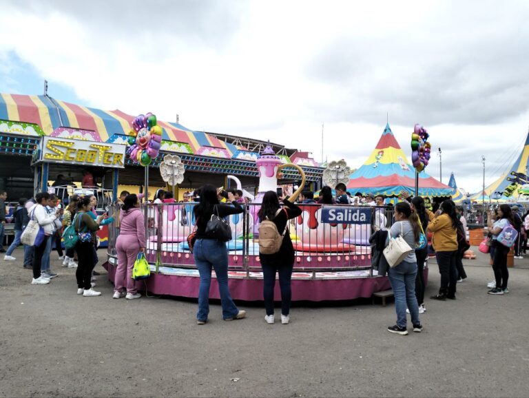 FOTO 08 OCTUBRE 2024_FERIA_OEEH_Más de 8 mil personas disfrutaron del primer día de visitas guiadas (3)