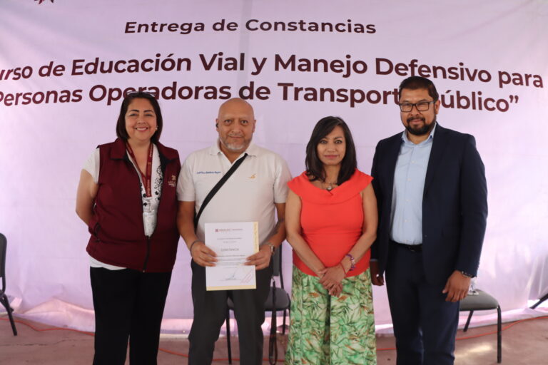 3 Entrega de 75 constancias