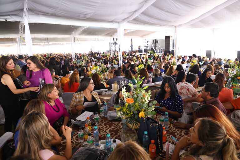 140525 Gobernador Día del Maestro -04