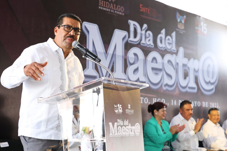 140525 Gobernador Día del Maestro -15