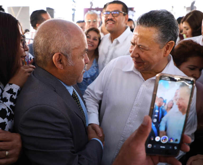140525 Gobernador Día del Maestro -18