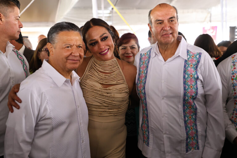 140525 Gobernador Día del Maestro -19