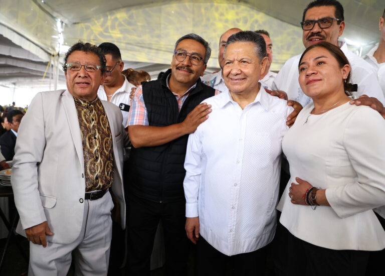 140525 Gobernador Día del Maestro -21