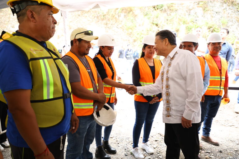 22 MAYO 2025_GOBERNADOR_ENTREGA NICOLÁS FLORES (3)
