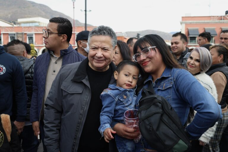 Madre con hijo - copia