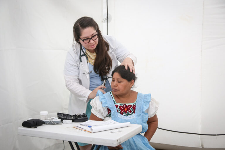 Mujer Médica