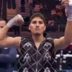 Espectacular debut en el boxeo profesional Marco Verde logra su primer triunfo