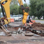 Trabaja SIPDUS en liberar el paso de agua en el dren San Antonio