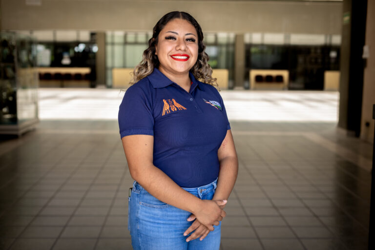 Dafne Castillo Calzada_Carrera en lengua de señas UTVM-39