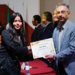 UAEH entrega certificados de inglés a estudiantes de cursos sabatinos