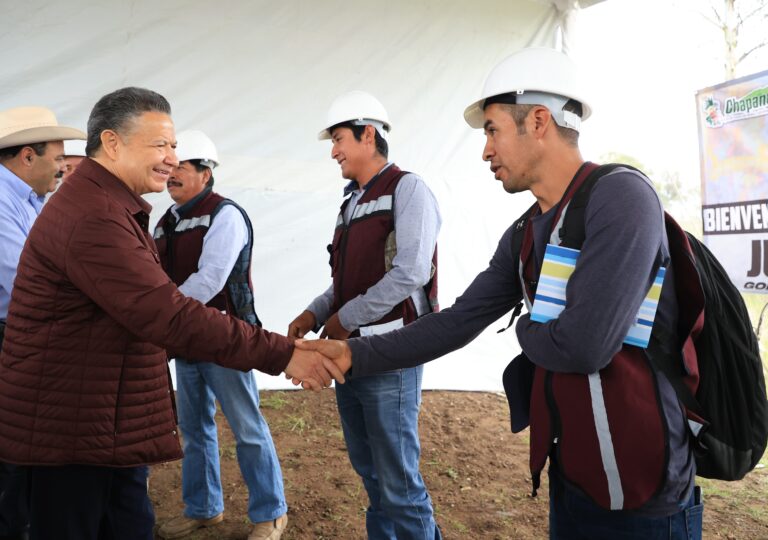 10 JUNIO 2025_GOBERNADOR_SUPERVISIÓN DE OBRA_CHAPANTONGO (1)