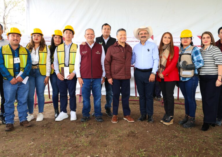 10 JUNIO 2025_GOBERNADOR_SUPERVISIÓN DE OBRA_CHAPANTONGO (3)